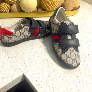 Gucci sneakers size 35